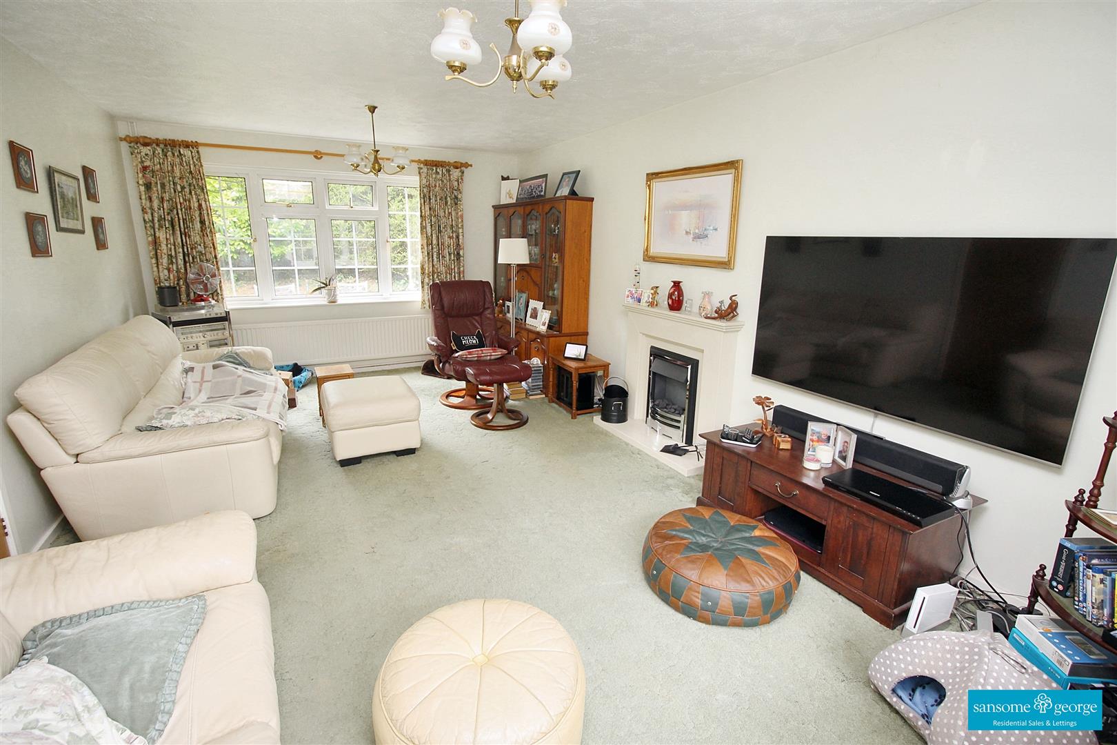Simons Close, Tilehurst, Reading